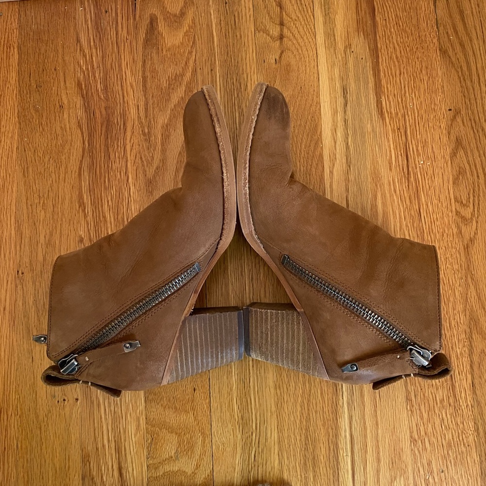 Dolce Vita brown suede heeled zipper ankle bootie. Lightly used.
